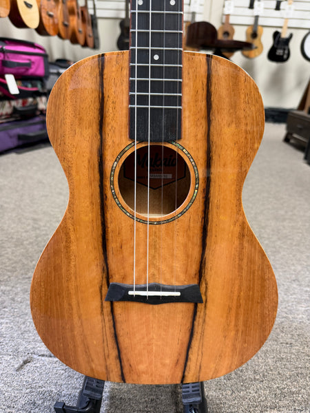 Makaio MSMB-10 Spalted Mango String Baritone Ukulele w/Case