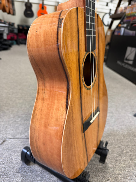 Makaio MSMB-10 Spalted Mango String Baritone Ukulele w/Case