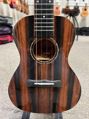 Makaio MEC-10 Ebony Concert Ukulele w/Case
