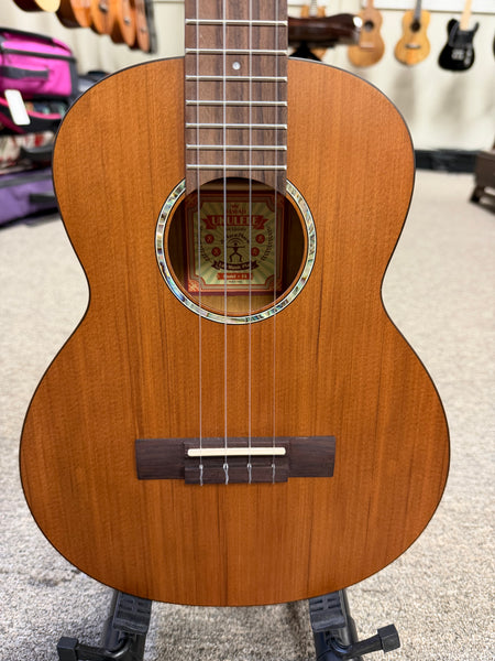 aNueNue Hawaiian Dream Series T4 Solid Cedar/Mahogany Tenor Ukulele w/Case