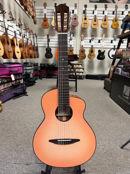 aNueNue Nino N520SP Solid Spruce/Mahogany 6 String Baritone Ukulele/Mini Guitar w/Case - Summer Pink