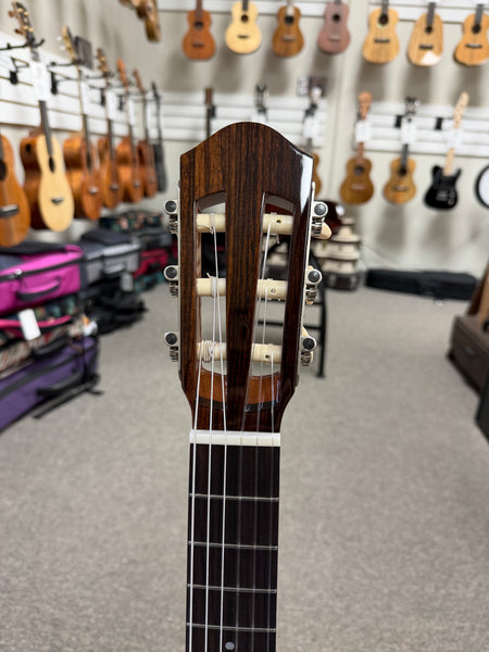aNueNue Nino N520SP Solid Spruce/Mahogany 6 String Baritone Ukulele/Mini Guitar w/Case - Summer Pink