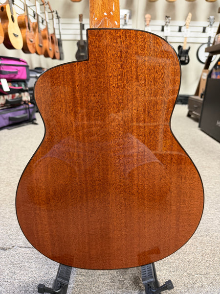 aNueNue Nino N520WW Solid Spruce/Mahogany 6 String Baritone Ukulele/Mini Guitar w/Case - Winter White
