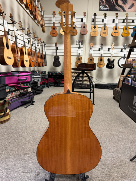 Pono BN4-2 Solid Cedar/Mahogany Large Body Baritone Nui Ukulele w/Case