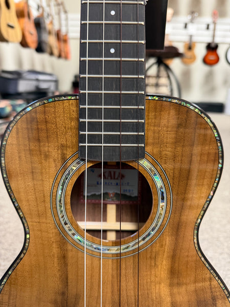 KALA KA-WCW-MYR-T Solid Myrtle/Walnut Tenor Ukulele w/Case - West Coast Woods