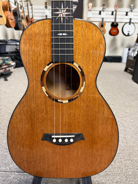 KALA KA-WP-MNG-GB-E Wypoint Solid Mango Grand Baritone Steel String Electric Ukulele w/Case