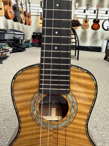 KALA KA-WCW-MYR-C Solid Myrtle/Walnut Concert Ukulele w/Case - West Coast Woods