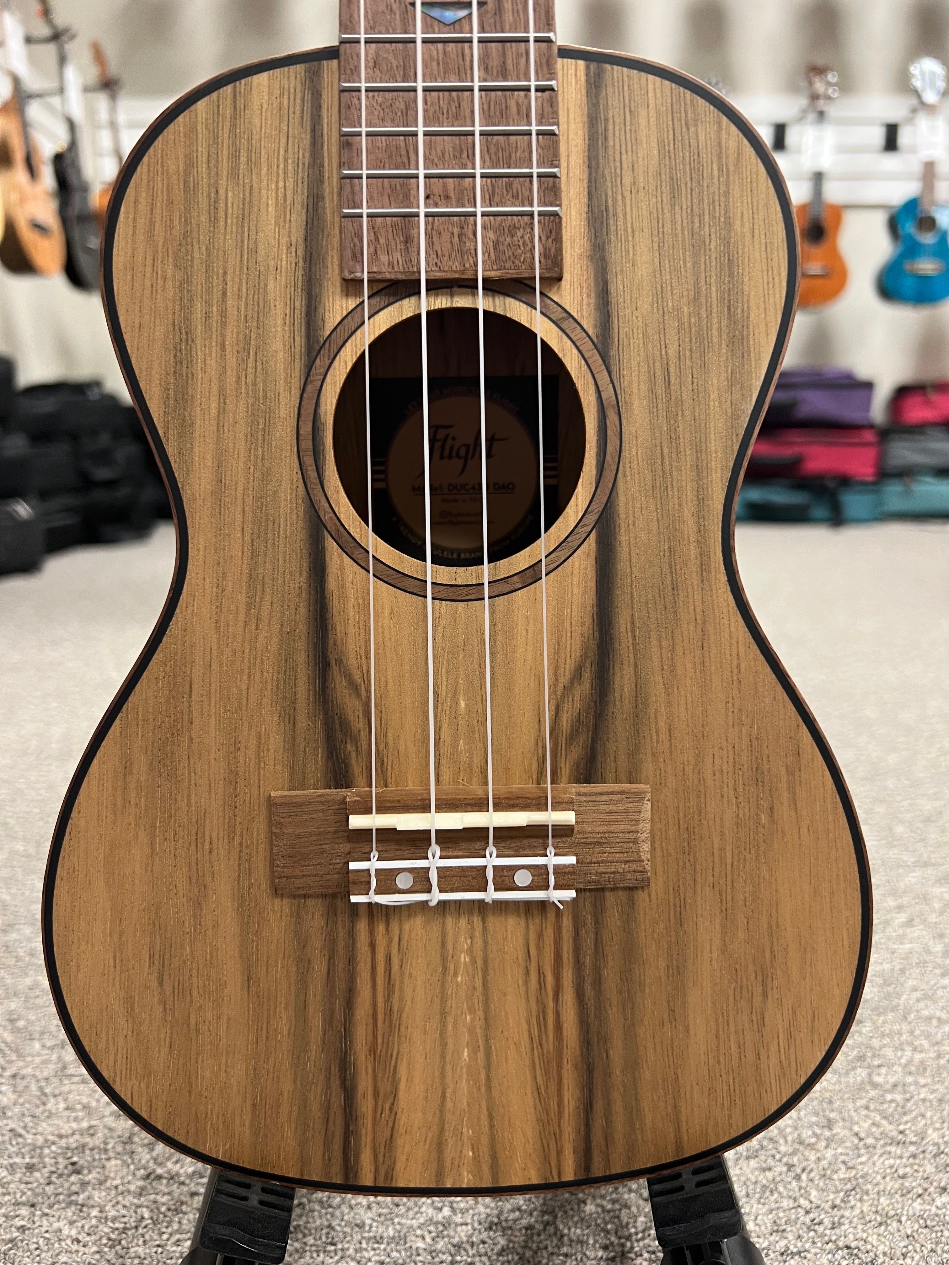 Flight DUC 430 Dao Concert Ukulele w Case Aloha City Ukes