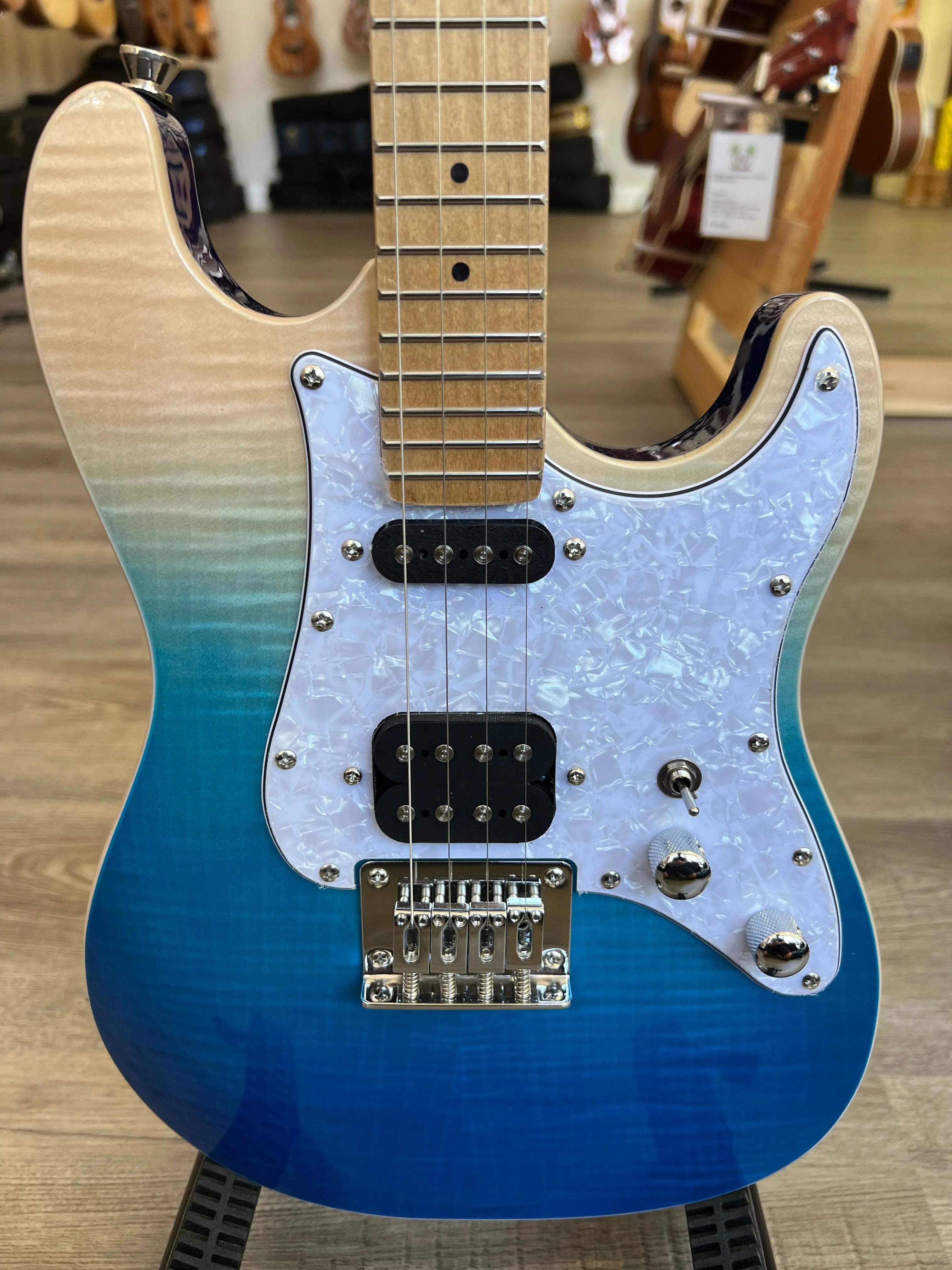 J & d electric best sale solid body ukulele