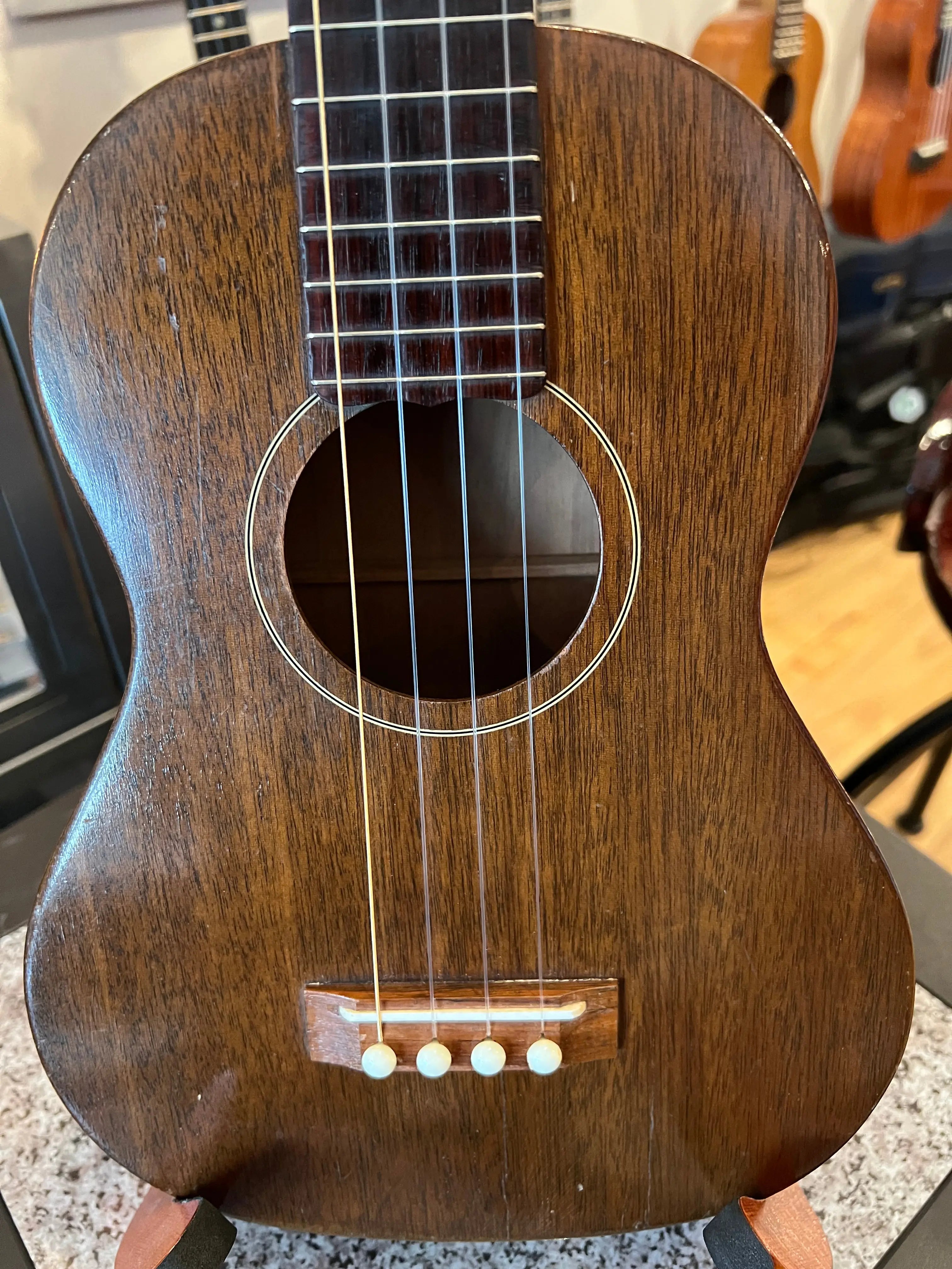 Gibson UT 1 Solid Mahogany Tenor Ukulele 1950 s Pre Loved