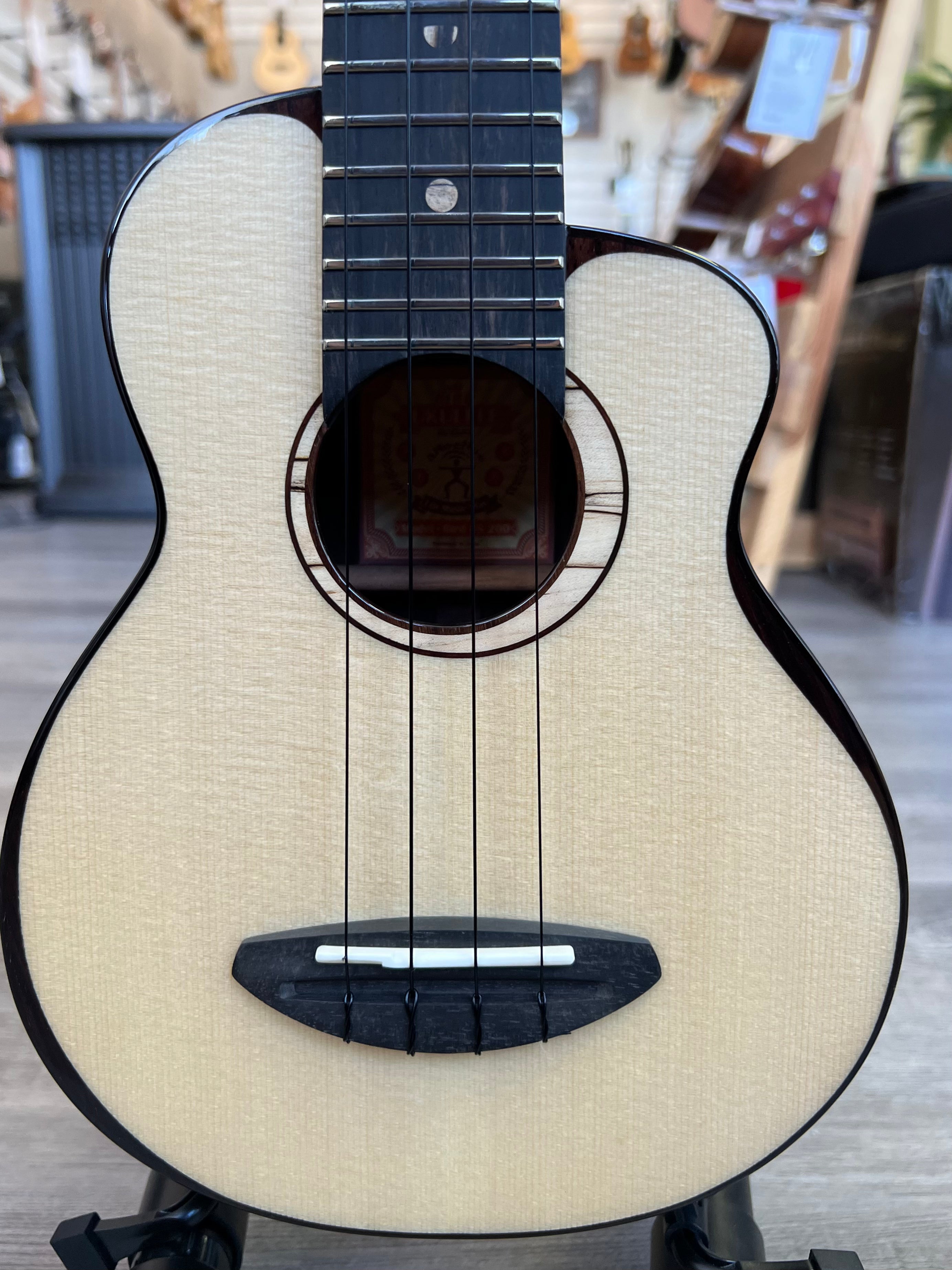 aNueNue US-200 Soprano Ukulele - Moon Bird Series - Solid Spruce/Solid Rosewood