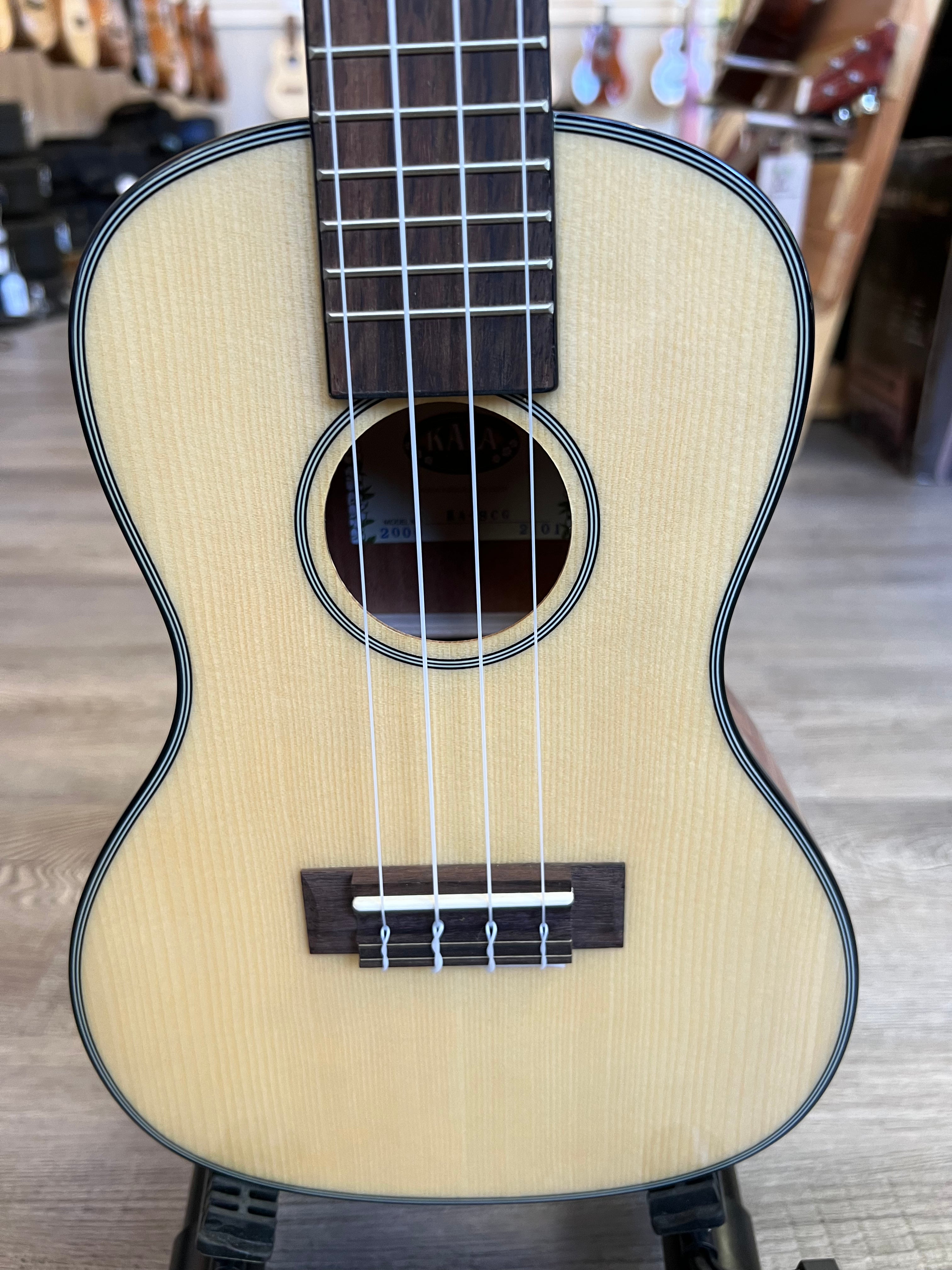 KALA KA-SCG Concert Ukulele - Solid Spruce Top Gloss Finish KA-SCG